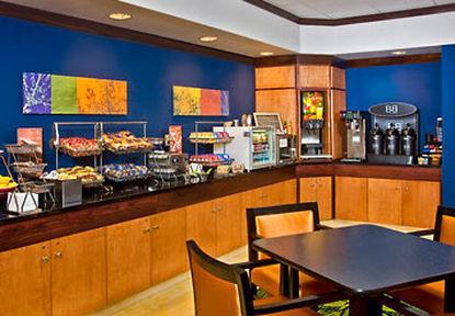 Fairfield Inn & Suites Redding Restaurant photo