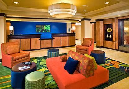 Fairfield Inn & Suites Redding Interior photo