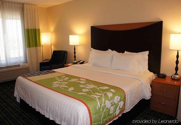 Fairfield Inn & Suites Redding Exterior photo